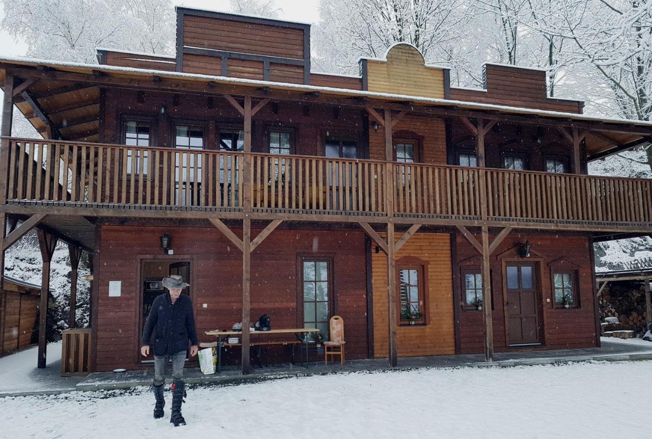 Hotel Pensiony A Ubytovani V Kempu Indiana Edrovice Exteriér fotografie